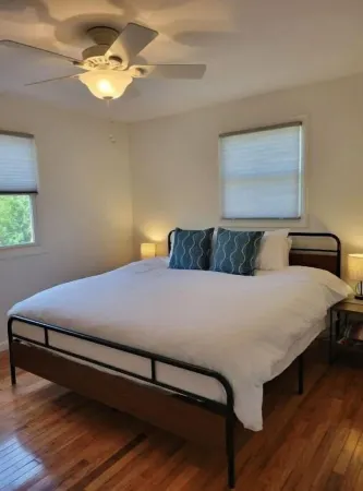 Come for the lake stay for the experience! Отели в г. Рей