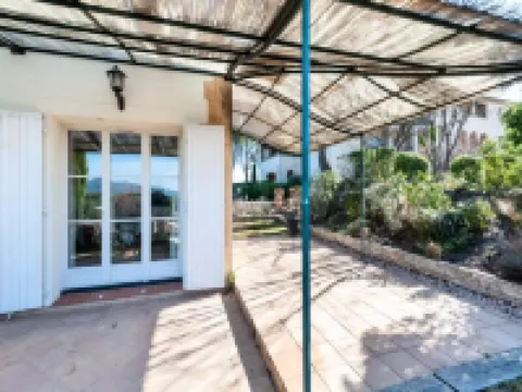 3 Room House 6 People - Prestige Hotels in Mallemort