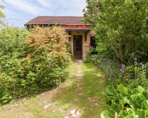 Estate in Dordogne near Sites Hotels in Les Eyzies-De-Tayac-Sireuil
