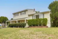 Somerset Home w/ Large Yard Near Parks & Trails - Parking