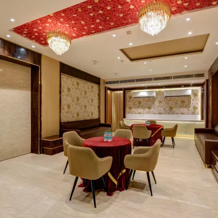 Hotel at Residency Kaushambi Couple Friendly