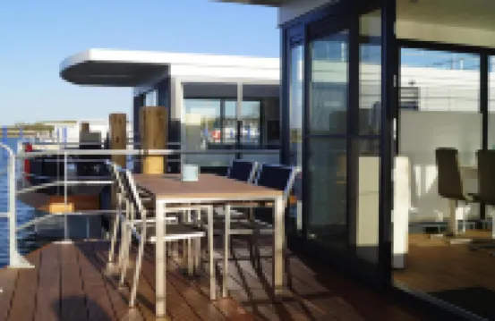 Hausboot Schwimmendes Haus in Ribnitz-Damgarten