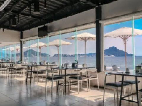 Best Western Plus Luna del Mar โรงแรมในมานซานีโย