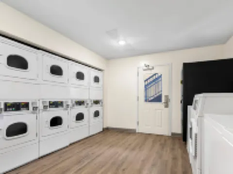 Suburban Studios Lakeland North I-4 Hotels in Lakeland