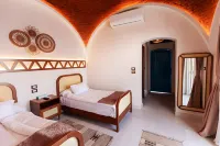Aro Kato Nubian Guest House - balcón