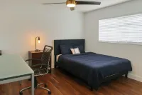 Oakland Park Oasis Heated Pool & Patio