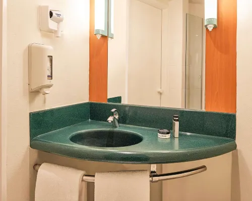 Ibis Monterrey Valle Zimmer Photos