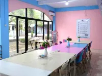 Jember Town Square Apartment by Calli Rooms โรงแรมในเจมเบอร์