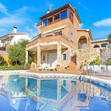 Villa in Aiguaviva Park with Private Pool