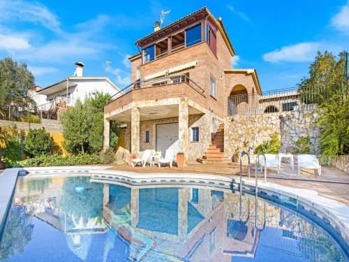 Villa in Aiguaviva Park with Private Pool