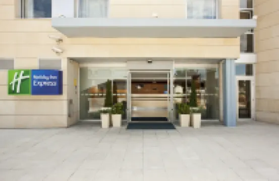 Holiday Inn Express MADRID - RIVAS by IHG Hôtels à proximité de : Congosto