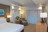 ฮอลิเดย์ อินน์ ซินซินแนติ เอ็น - เวสต์ เชสเตอร์ บาย IHG - ที่มีบาร์