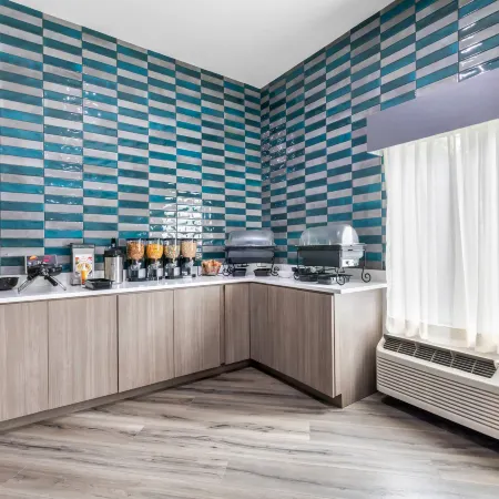 Brentwood Suites, Ascend Hotel Collection