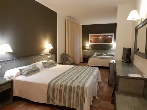 Hotel Santa Anna Hotel a Torroella de Montgrí