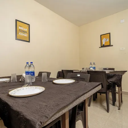 Itsy Hotels Everest Leela Residency