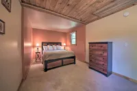 Pet-Friendly Cottage w/ Fire Pit - 3 Mi to Siu! - 3-Star