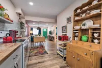 Ideally Located House - 9 Mi from Route 66! - Homestays