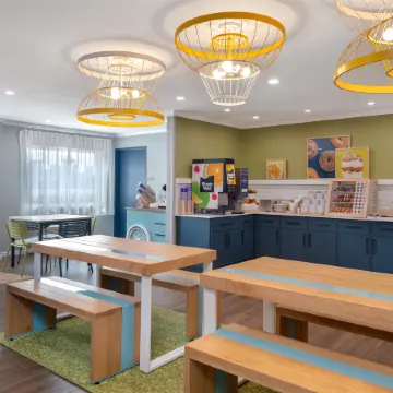 Spark by Hilton Springfield Eugene