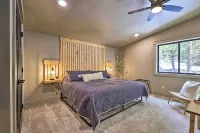 Family-Friendly Cabin: Pool Access, Bikes & Games - parking