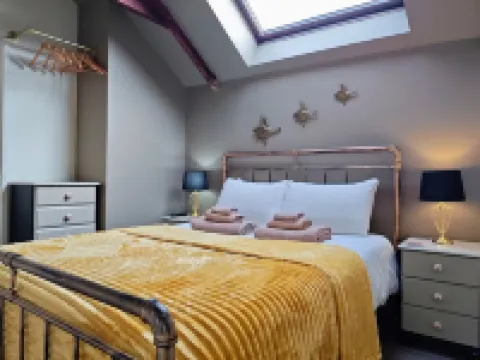 1 bedroom barn conversion on smallholding with alpacas, goats and pigs