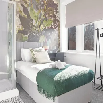 The Family Nest – 3-Bed Apartment with Parking