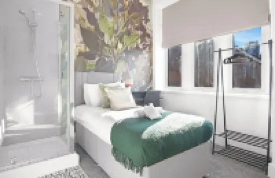 The Family Nest – 3-Bed Apartment with Parking