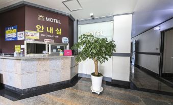 Yeongju Hwangje Motel