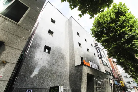 Seongbuk (Bomun-Dong) Piano