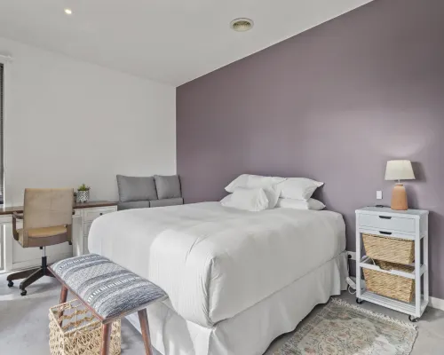Lakeside 3-Bed Family Home with Amazing Views Hotels in Point Cook