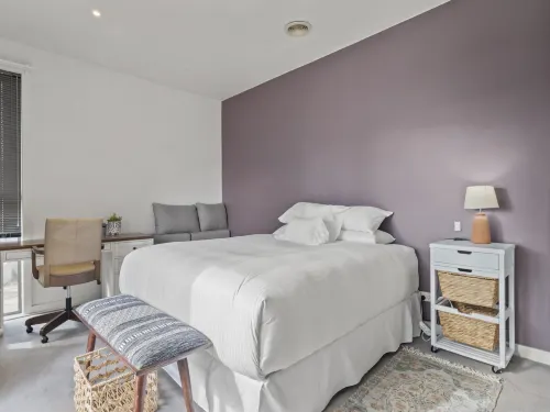 Lakeside 3-Bed Family Home with Amazing Views