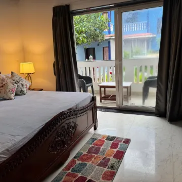 Apricot Inn