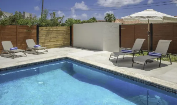 Hello Summer! 2 Villa Hotels in 