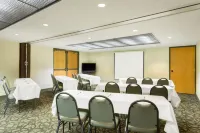 رمادا باي ويندام سيدار سيتي فنادق في سيدار سيتي