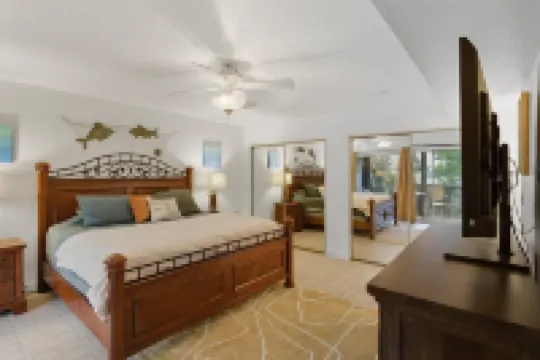Lakefront Condo With 2 Pools, Courts, Trails & Patios at 12mm