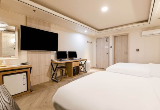 E 호텔 대표 이미지