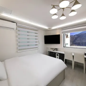 Danyang Hotel Dozen Hotels near Gosu Cave