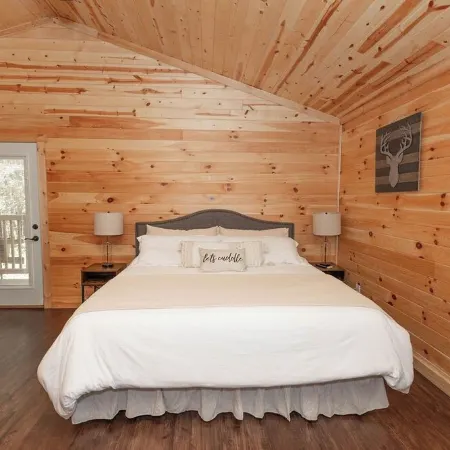 Private Cabin Overlooking Hocking Hills