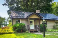 Custom-Built Lakefront Cottage w/ Spacious Yard! - Parking