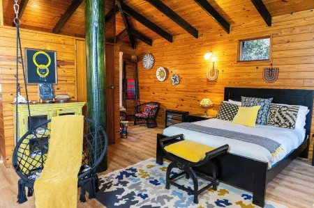 Krishna Farm Retreat Отели рядом с достопримечательностью «Mapleton Observatory»