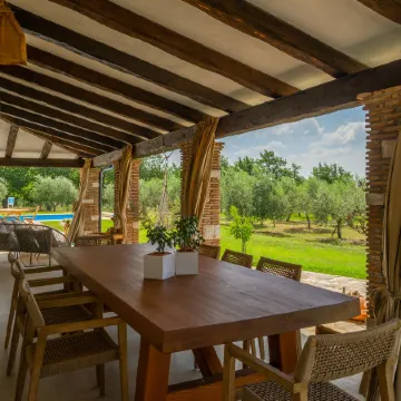 Spacious country villa with private pool