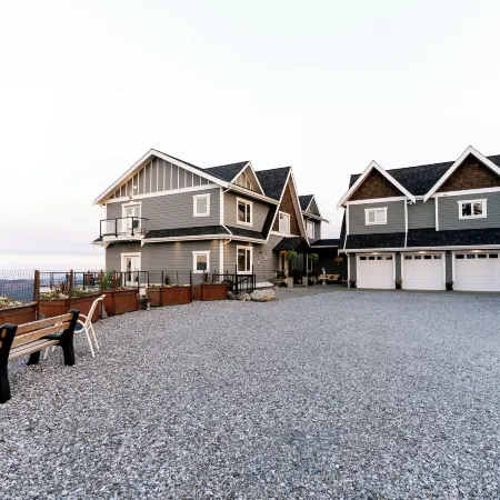 Blue Horizon Mountain Retreat B&B
