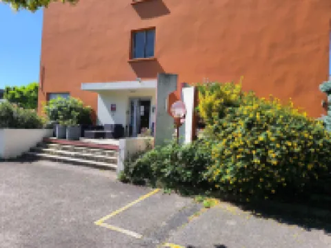 Adonis Lyon Est Hôtel Artys