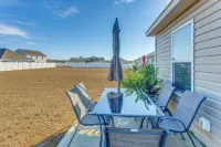 3 Mi to Holden Beach! Family Home w/ Patio - 2-Star