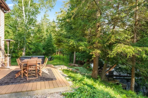 Firefly Lodge, Giant Riverview, Hot Tub, Woodstove - 民泊