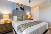 Landing Apartments Near AT&T Stadium & Six Flags