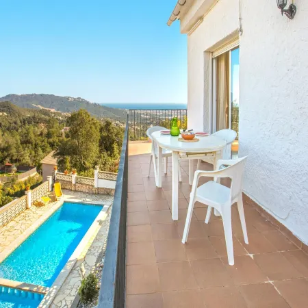 Villa in Lloret de Mar With Pool & Sea Views