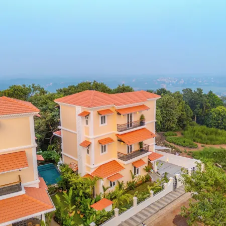 Elivaas Casa Zyra 4 BHK villa Отели в г. Мапуса