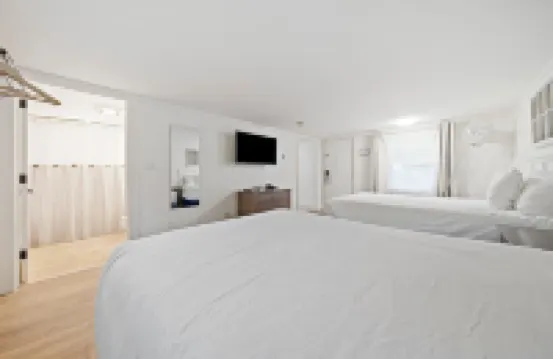 Sandwich Inn and Suites