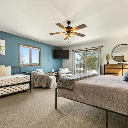 Aqua Aire Inn & Suites