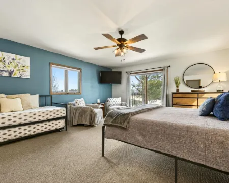 Aqua Aire Inn & Suites Hotels in Oneida County